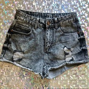 High Waisted Grungy Bootie Shorts LN